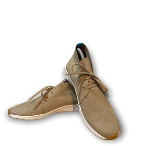 Native AP Chukka Boots unisex tan US 8/ EU 41